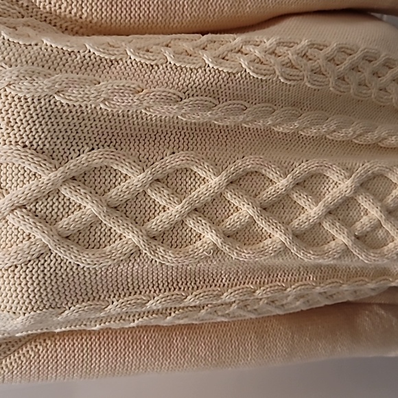 Izod Soft Pale Yellow Turtle Neck Sweater - Picture 3 of 9